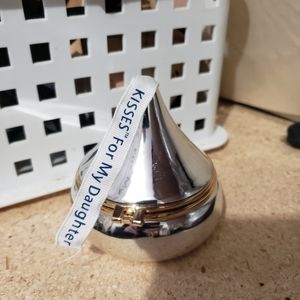 Bradford Exchange Hersey Kiss Music Box